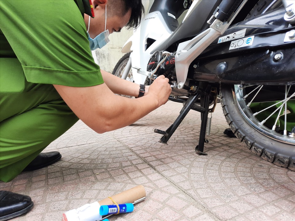 Từ hôm nay, công an 183 xã ngoại thành Hà Nội cấp đăng ký, biển số xe máy - Ảnh 4.