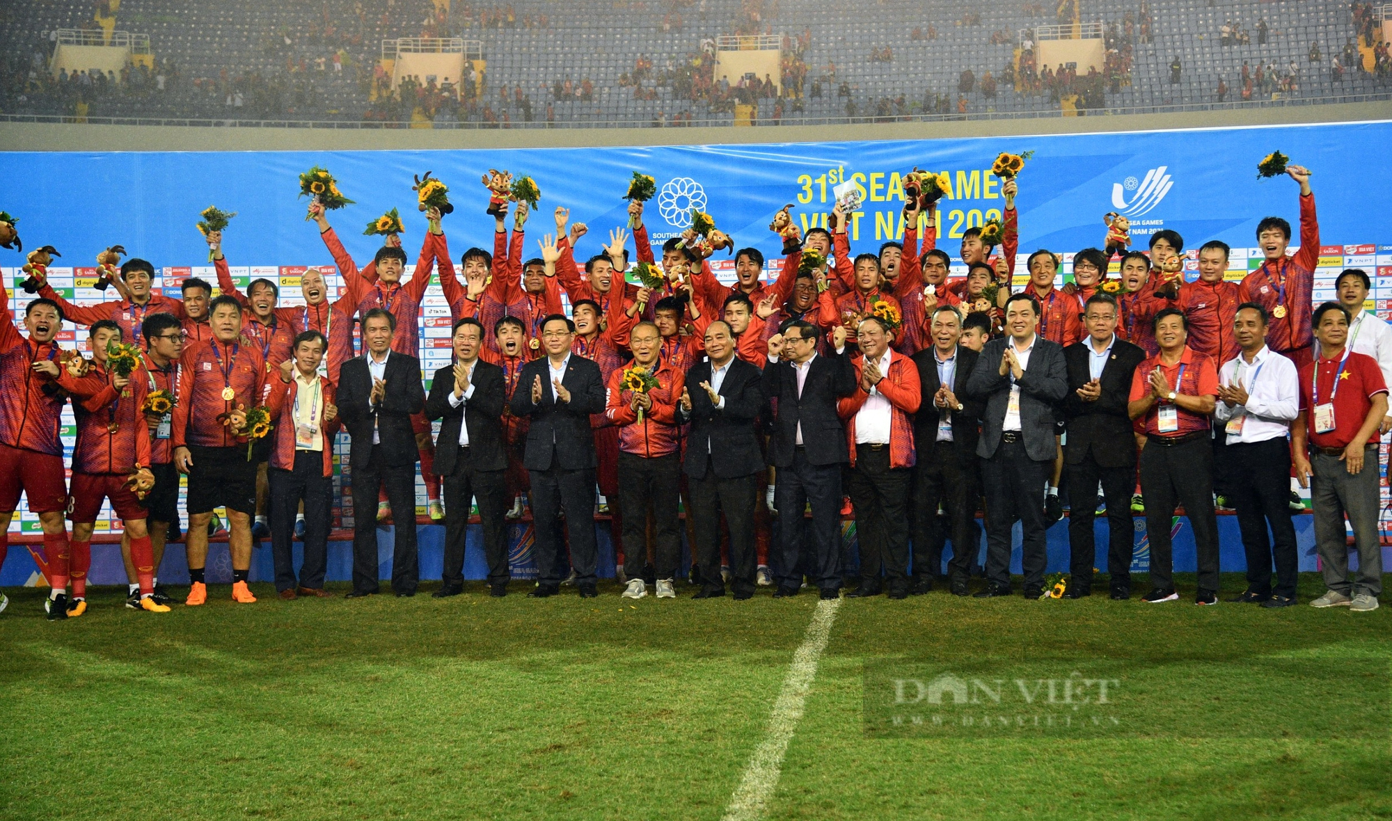 Lãnh đạo Đảng, Nhà nước chúc mừng U23 giành HC vàng - Ảnh 1.