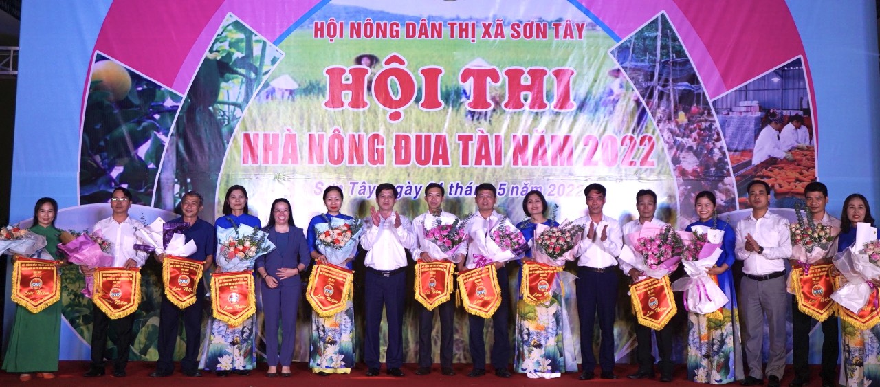 Hà Nội: Nông dân Sơn Tây trổ tài kiến thức tại Hội thi “Nhà nông đua tài” năm 2022 - Ảnh 2.