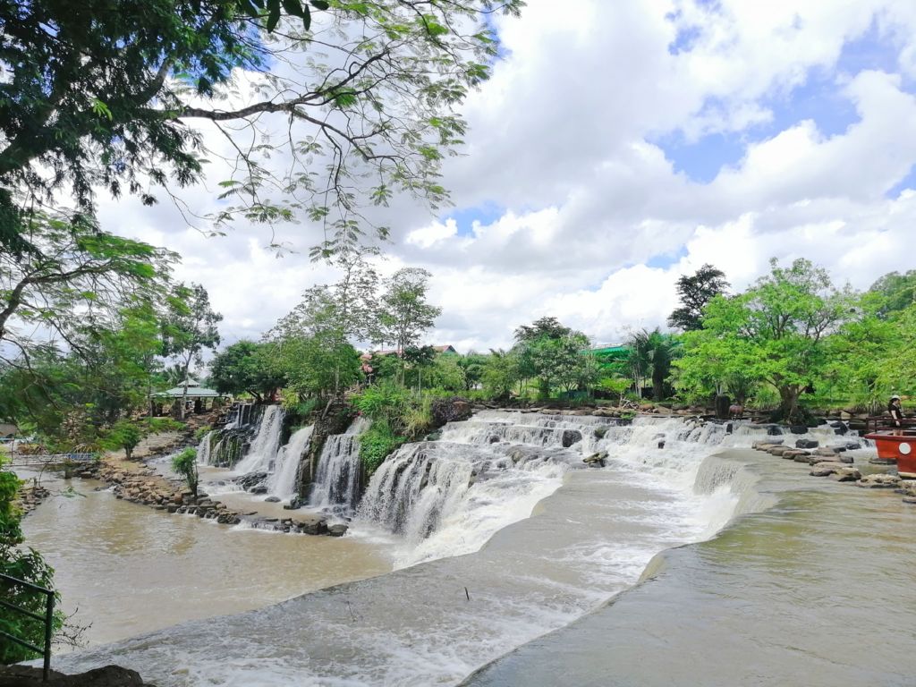 Hò nhau ra suối bắt cá nhà nghèo thủa xưa đem kho tiêu, đi du lịch nhà giàu mà thấy 10 người đều muốn ăn - Ảnh 4.