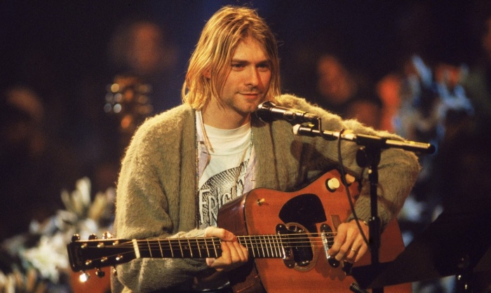 Đàn guitar của Kurt Cobain bán đấu giá được 5 triệu USD - Ảnh 2.