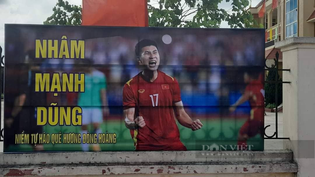 “Người hùng” U23 Việt Nam Nhâm Mạnh Dũng – niềm tự hào của người dân quê lúa Thái Bình  - Ảnh 2.