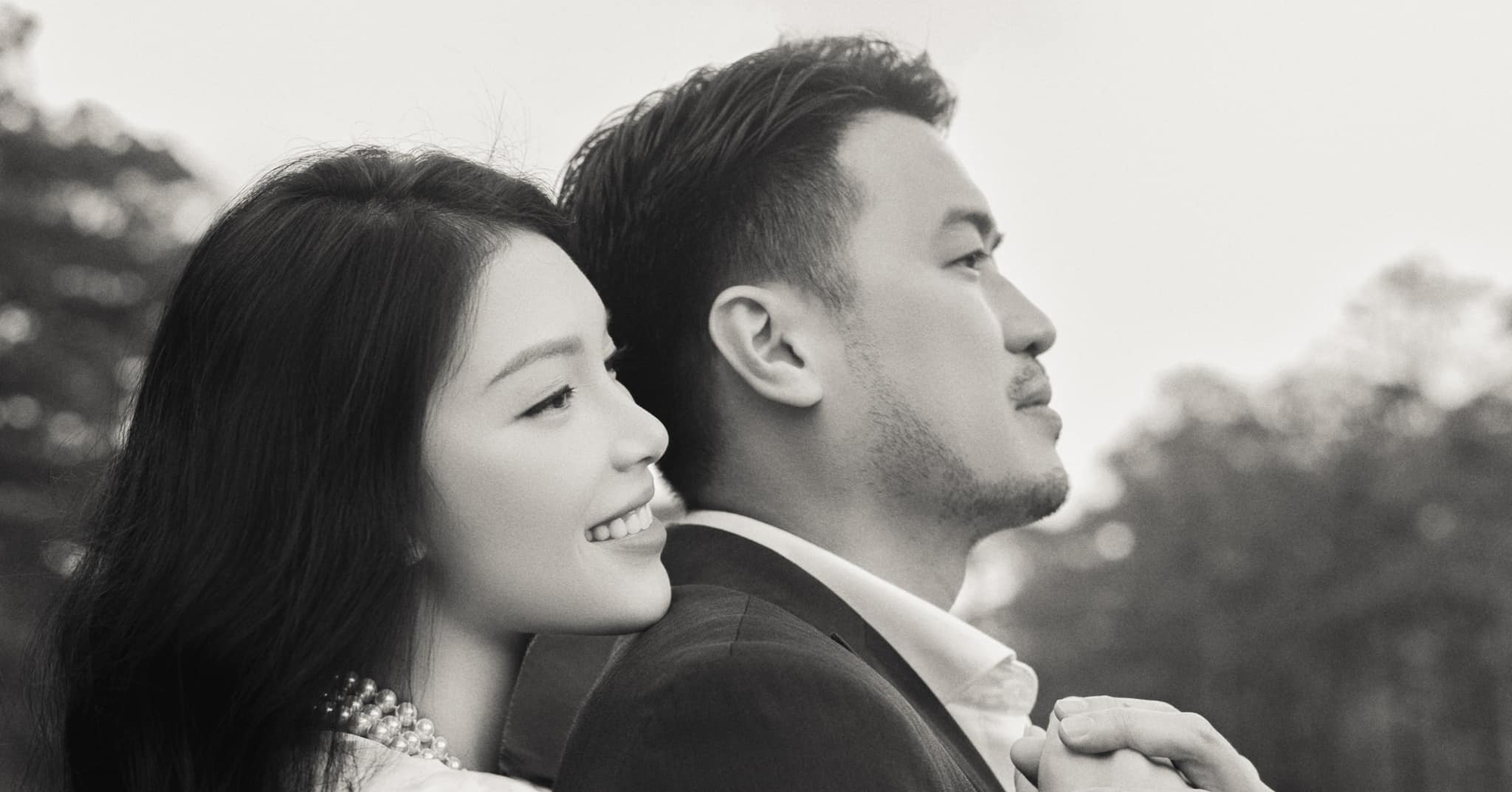 Young master Phillip Nguyen announced his marriage to student Pham Huong