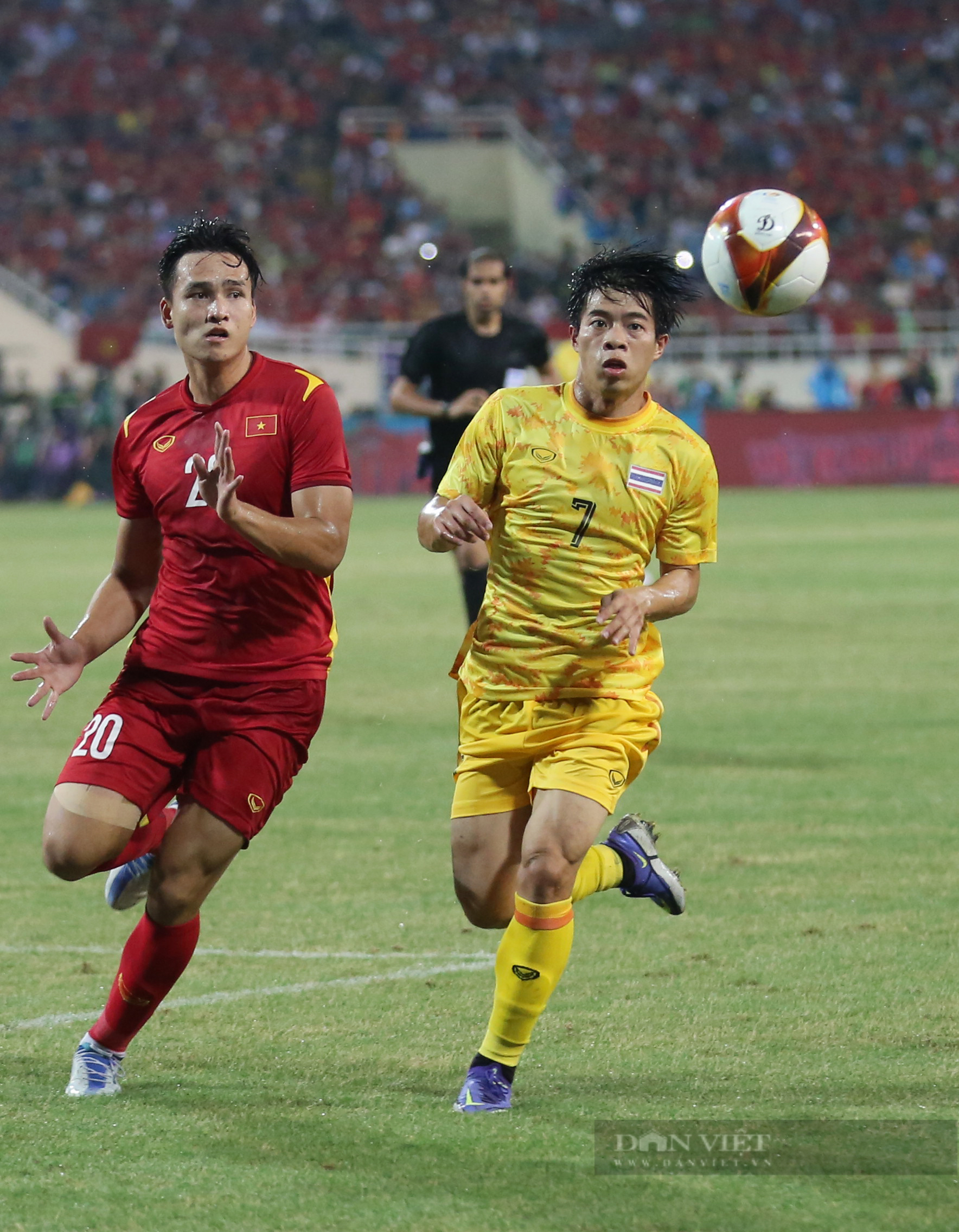 Cầu thủ U23 Thái Lan gục xuống sân, ông Polking lặng lẽ động viên sau trận thua Việt Nam - Ảnh 5.