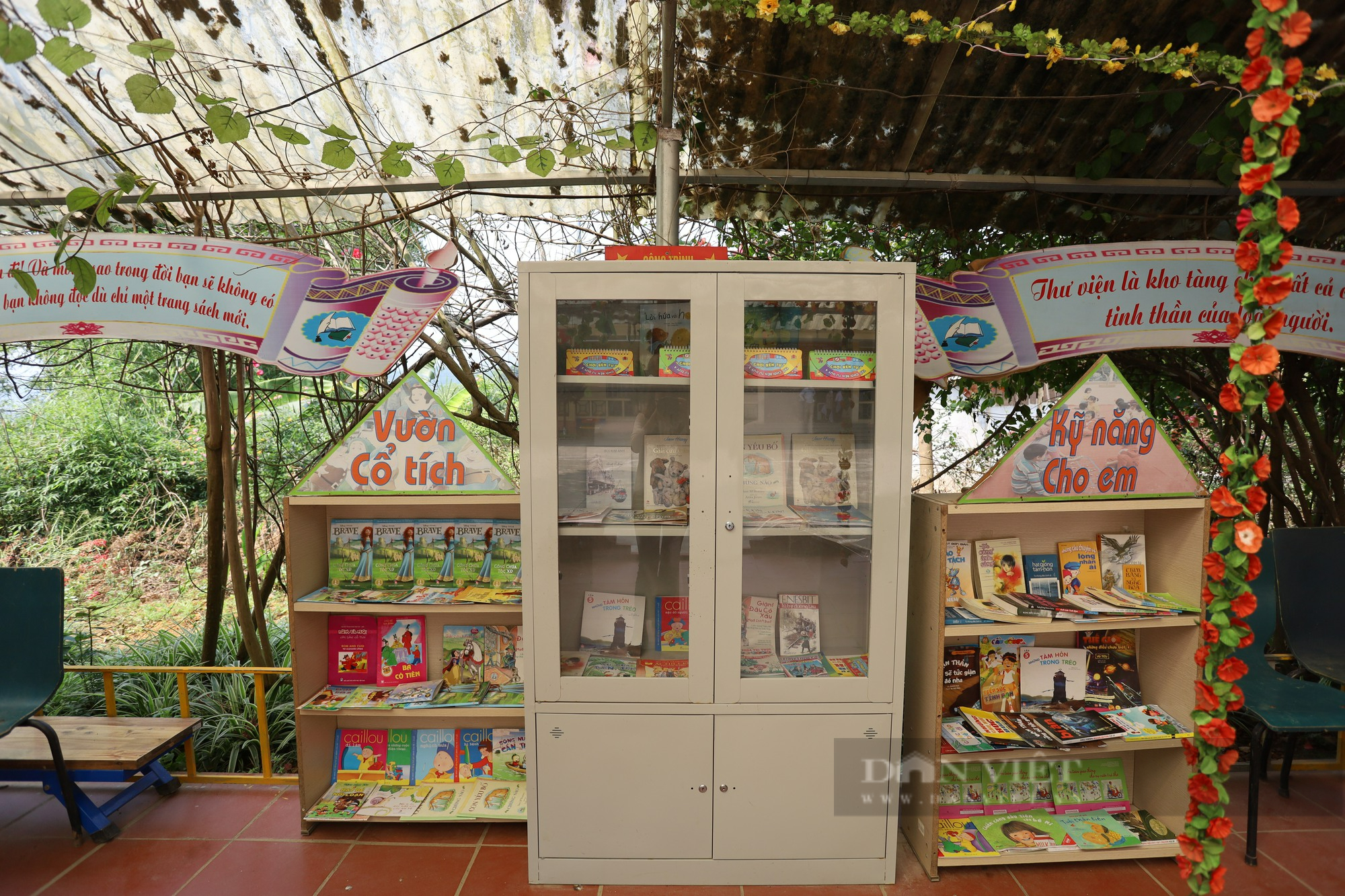 “Tiếp lửa” thư viện xanh, tủ sách tri thức cho học sinh vùng cao ở Lào Cai - Ảnh 4.