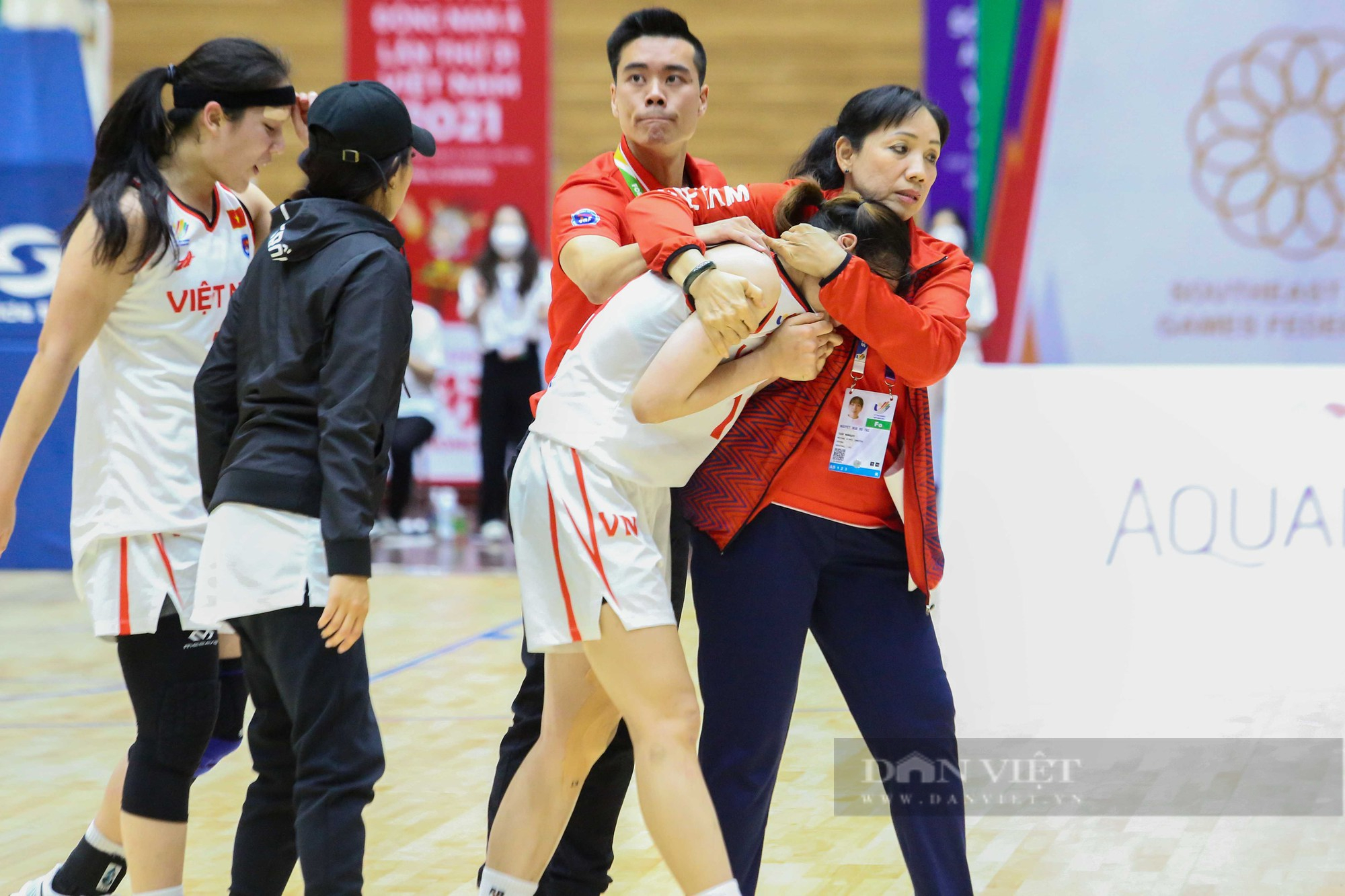 Thảo My đổ máu, Tiểu Duy bật khóc sau trận thua Thái Lan tại SEA games 31 - Ảnh 9.