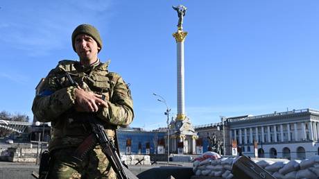 Nóng chiến sự : Ông Zelensky ký đạo luật đặc biệt nhằm vào những người Ukraine phản quốc - Ảnh 1.