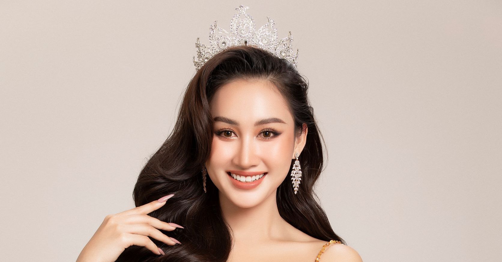 Who is the beauty born in 1995, 1m73 tall, who is the representative of Vietnam for Miss Global 2022?