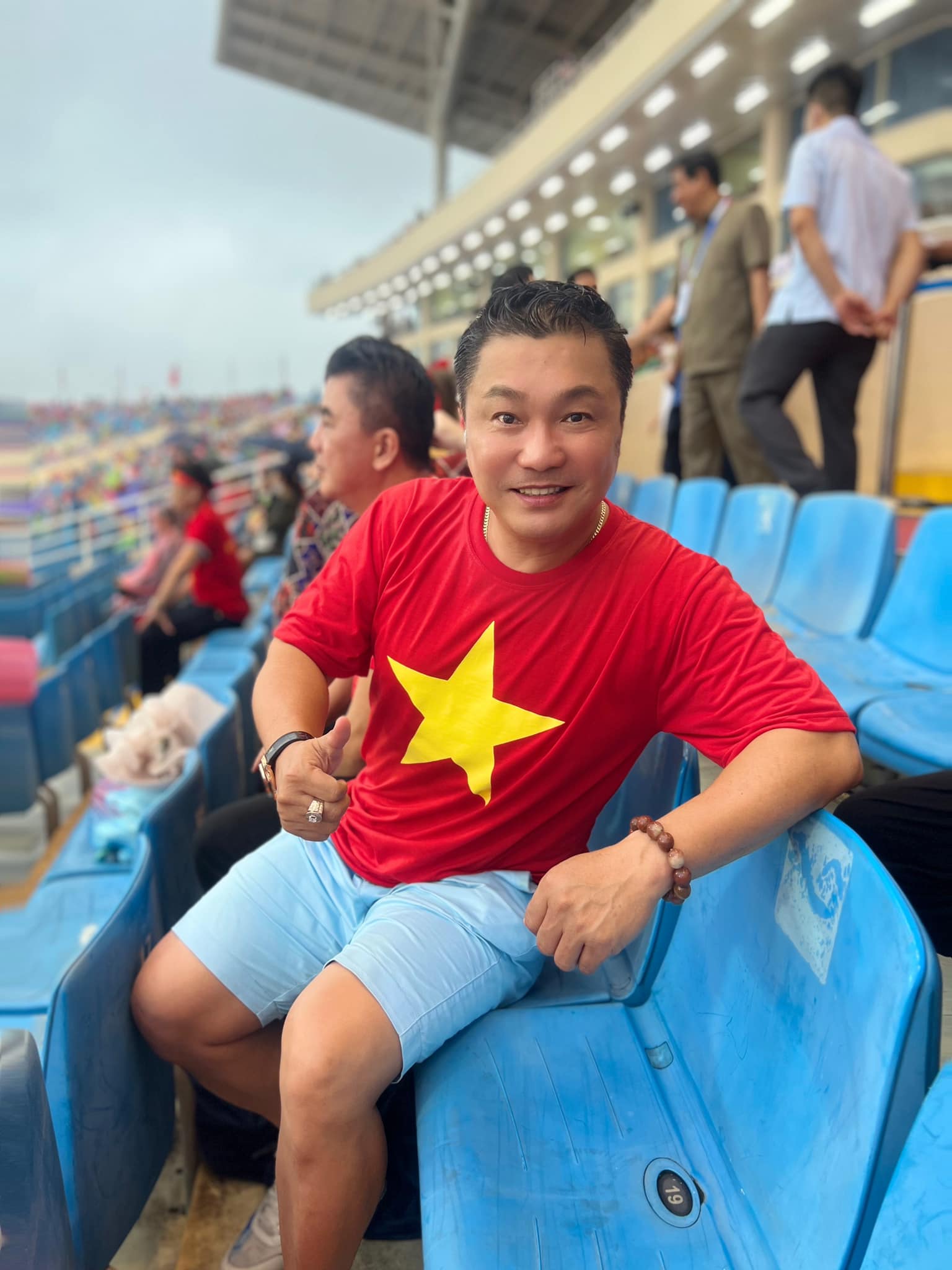 Sao Việt vỡ òa với huy chương Vàng của bóng đá nam U23 SEA Games 31 - Ảnh 1.