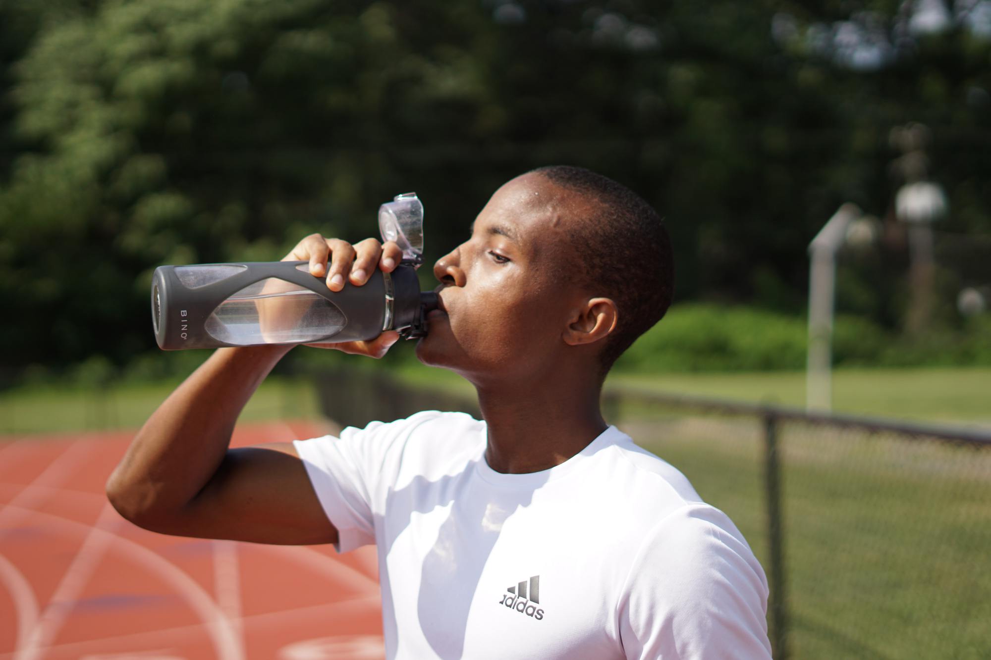 Can water really help with weight loss?  - Photo 1.