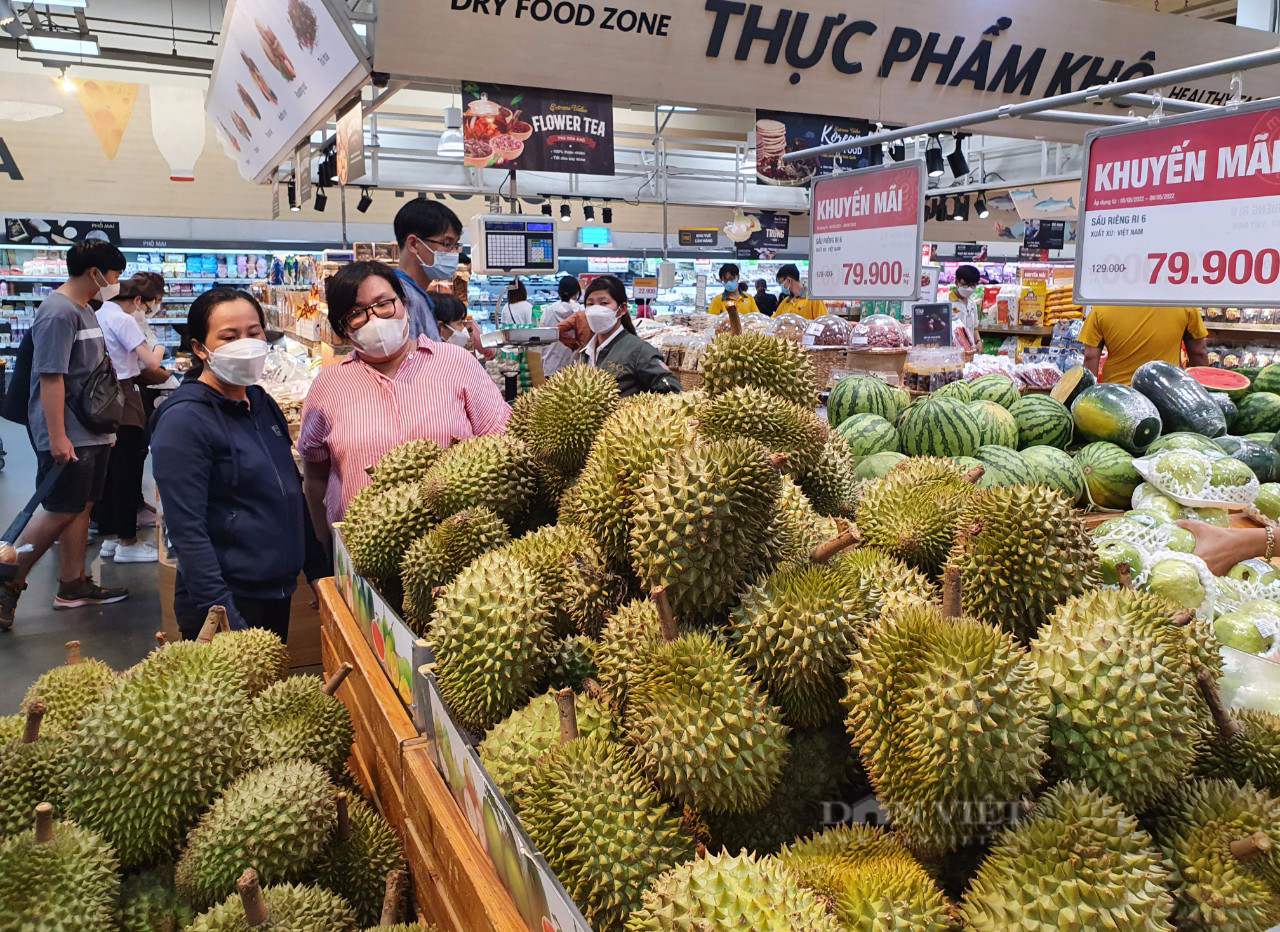 Giá sầu riêng giảm, bán cả trăm kg trong vài tiếng - Ảnh 4.