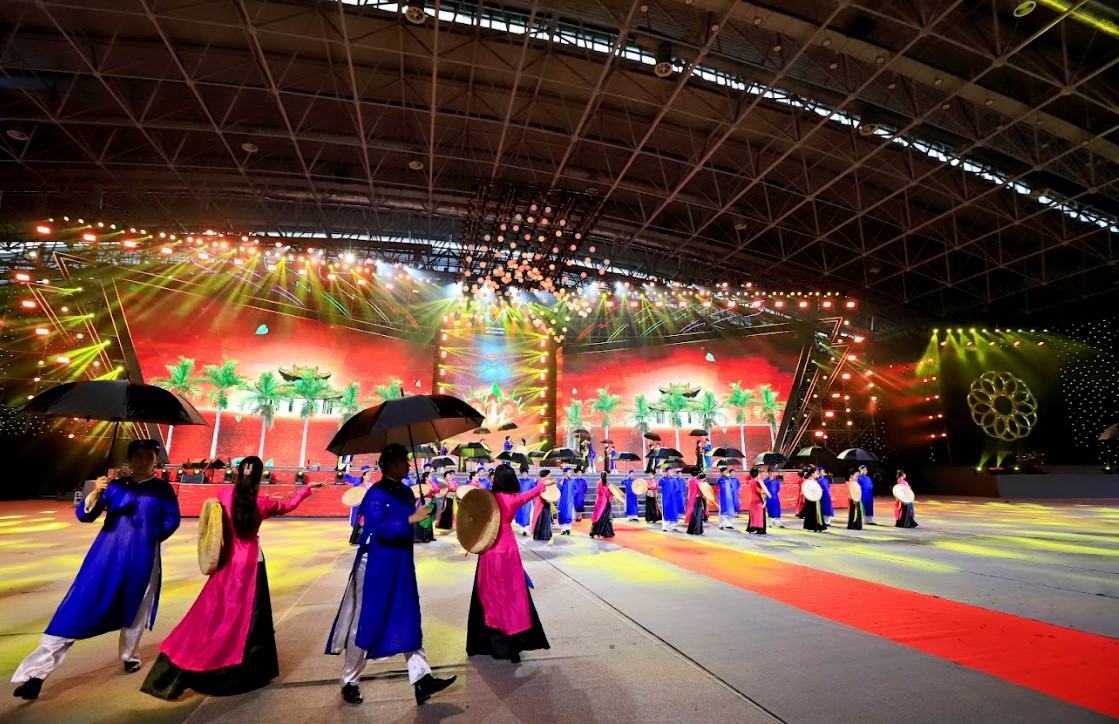 Closing ceremony of the 31st SEA Games: A warm goodbye and imbued with Vietnamese identity - Photo 3.