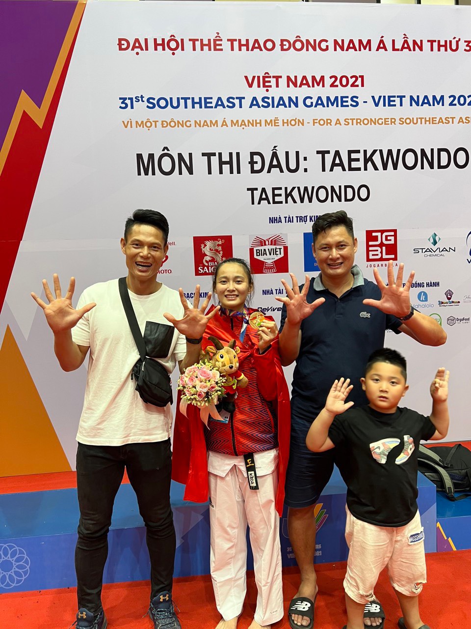 Gặp gia đình giành 10 huy chương Vàng SEA Games môn Taekwondo ở Thanh Hóa - Ảnh 1.