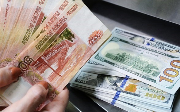 Ruble stable, Russia issues new regulations on foreign currency control