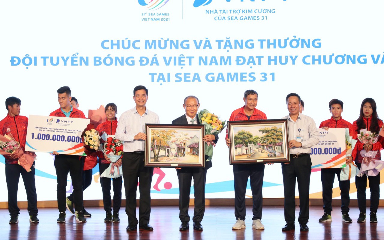 VNPT Group gives a “hot” bonus of 2 billion VND for U23 and Vietnam women’s team