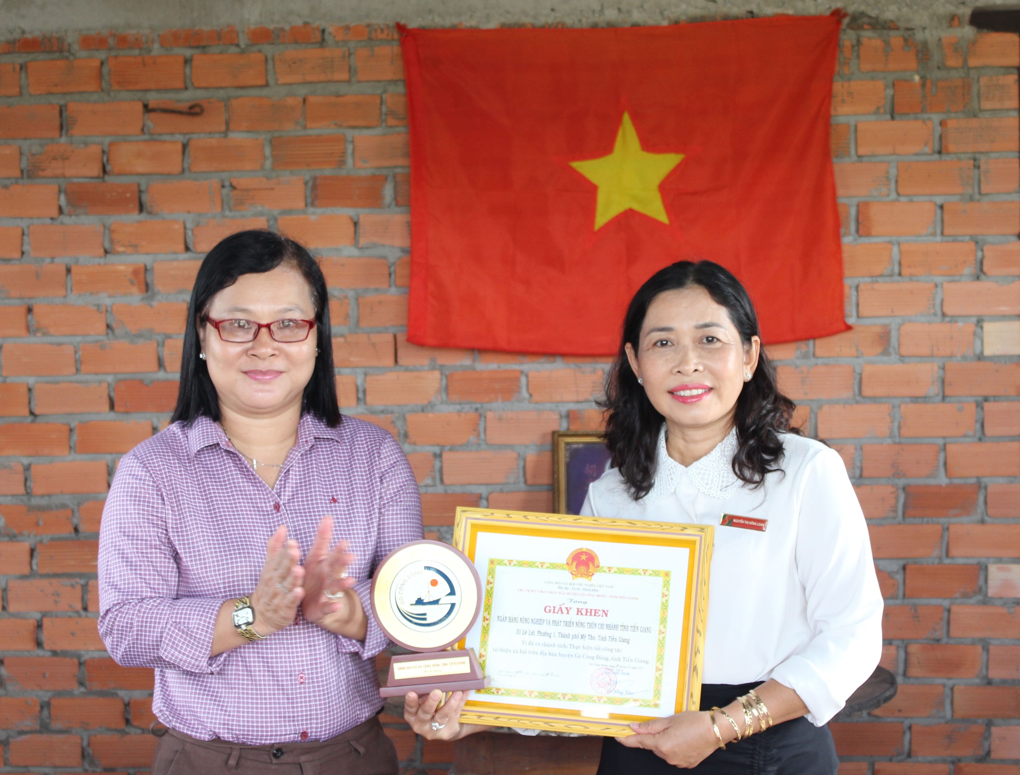 Agribank Tiền Giang trao tặng 5 nhà &quot;Đại đoàn Kết&quot;  - Ảnh 3.
