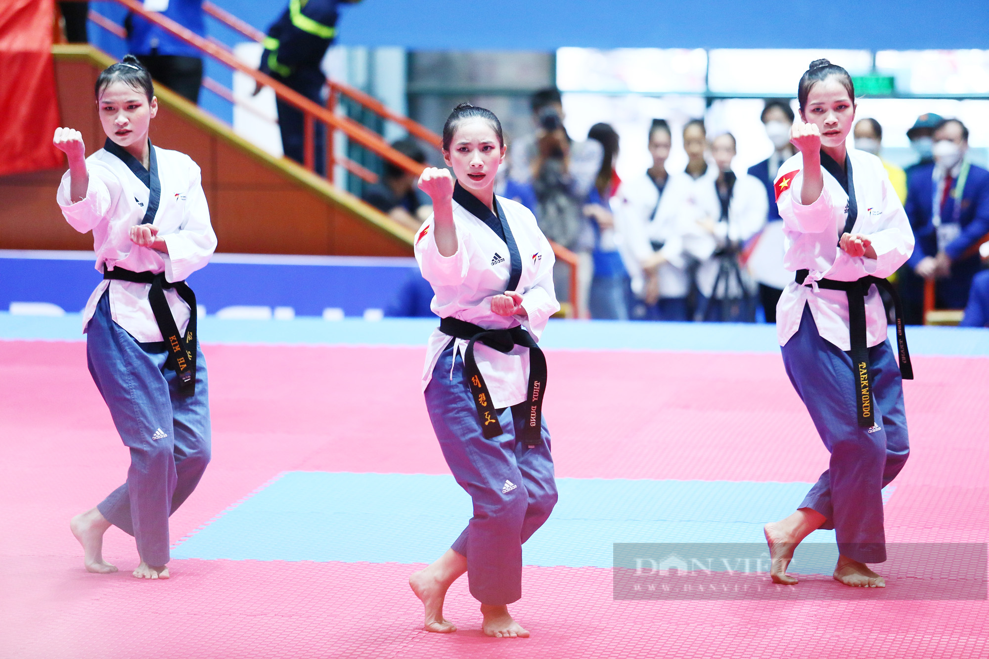 Ngắm lại những bông hồng taekwondo &quot;vạn người mê&quot; ở SEA Games 31 - Ảnh 6.