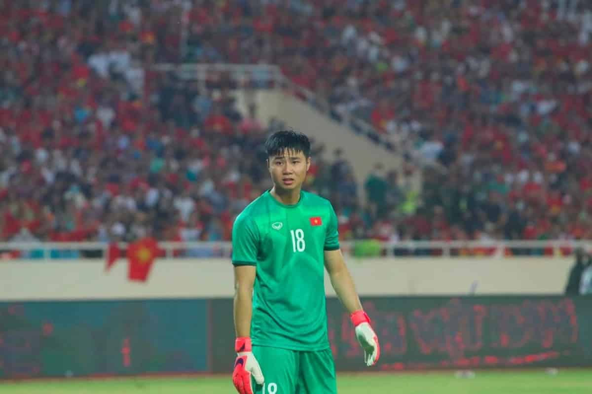 Tin sáng (25/5): Thủ môn U23 Việt Nam bất ngờ về siêu kỷ lục tại SEA Games 31 - Ảnh 1.