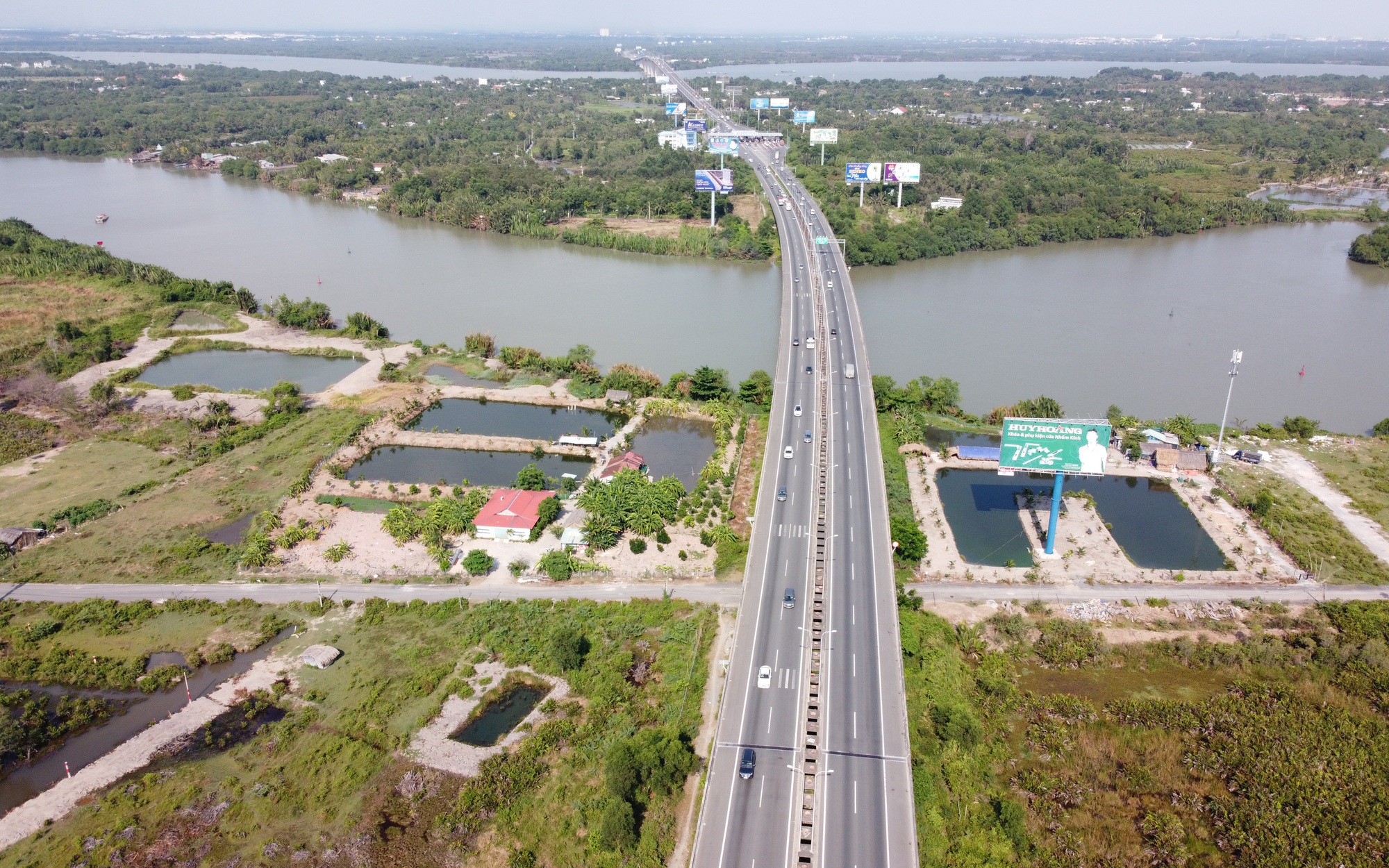 Dự án đường Hồ Chí Minh: Bộ trưởng Nguyễn Văn Thể nói không cân đối được vốn, ĐBQH cho rằng &quot;bao biện&quot; - Ảnh 1.