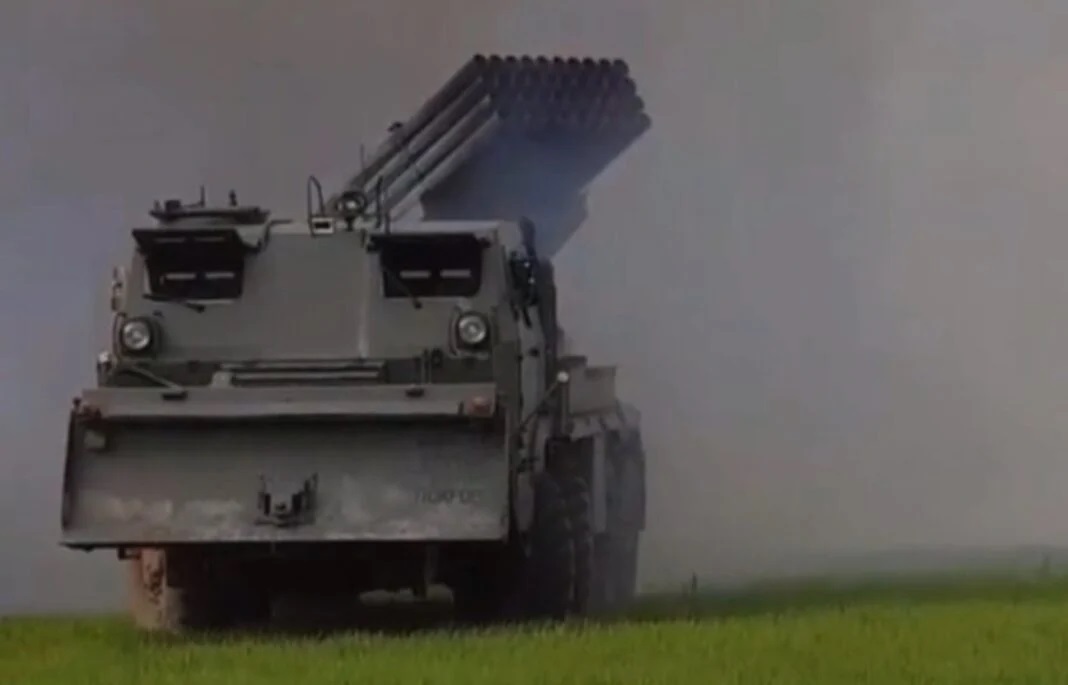 Ukraine khoe sử dụng pháo phản lực 'Ma cà rồng' RM-70 cực mạnh mới nhận được  - Ảnh 2.