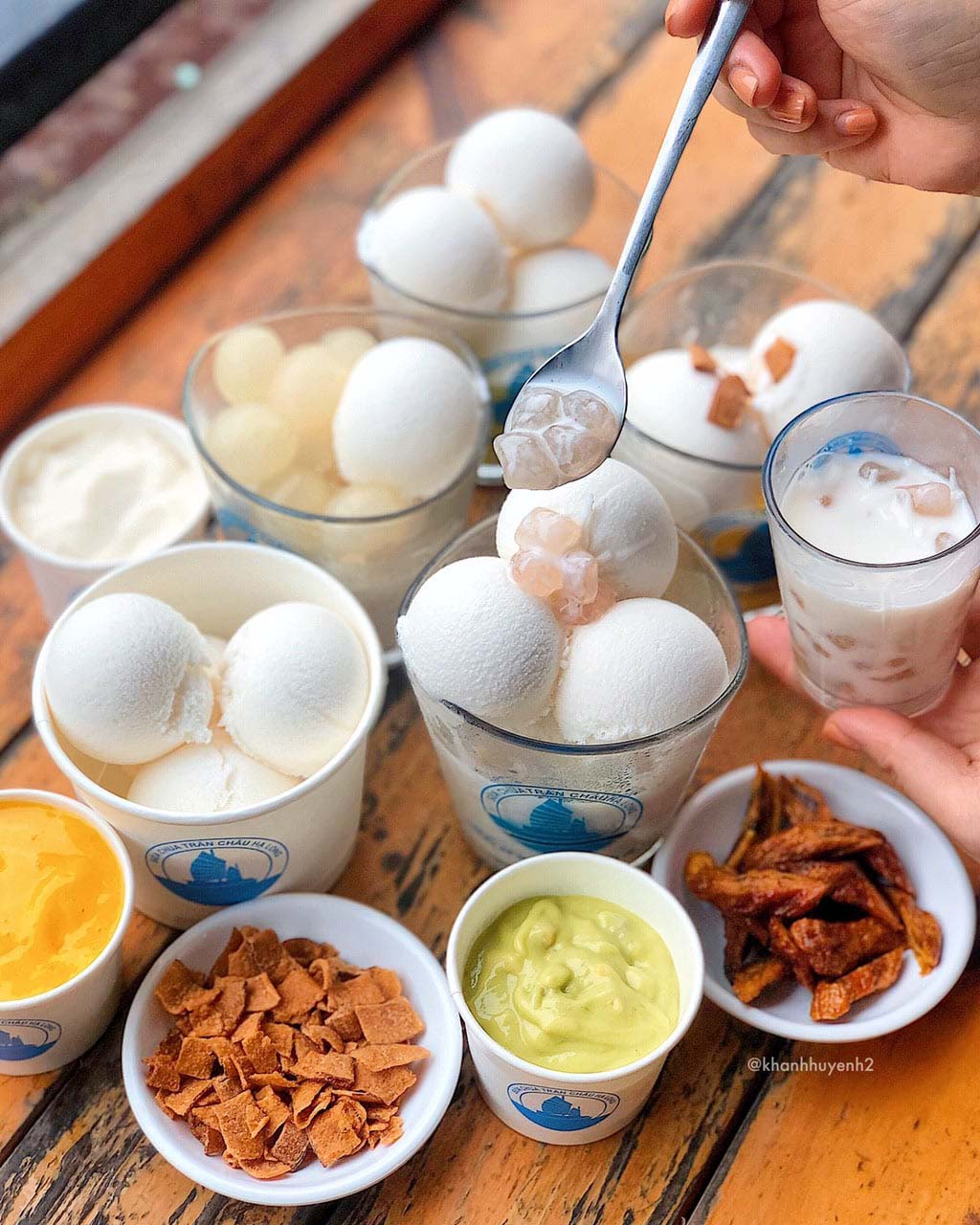 Coming to Ha Long, there is a must-try snack - did you know?  - Photo 1.