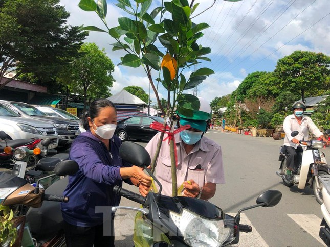 Chanh leo ngọt cả trăm nghìn đồng/kg vẫn 'cháy hàng' - Ảnh 6.