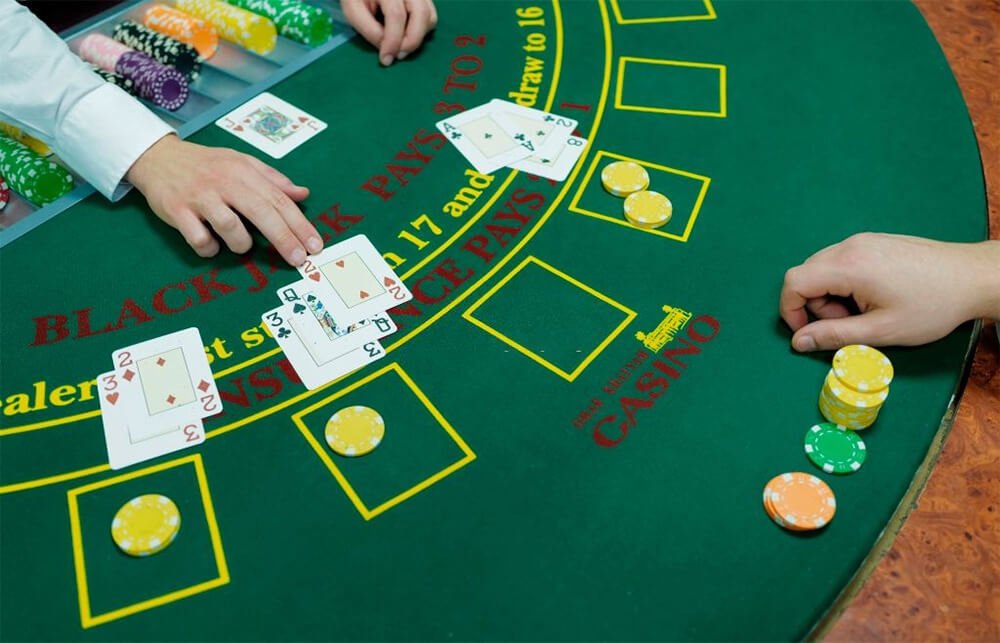 Mở casino tại TP.HCM: Coi chừng lợi bất cập hại, hệ lụy khó lường - Ảnh 1.