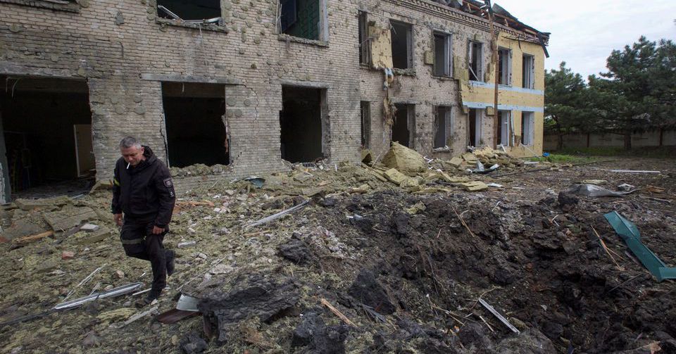 Ukraine accuses Russia of shelling more than 40 towns in Donbass