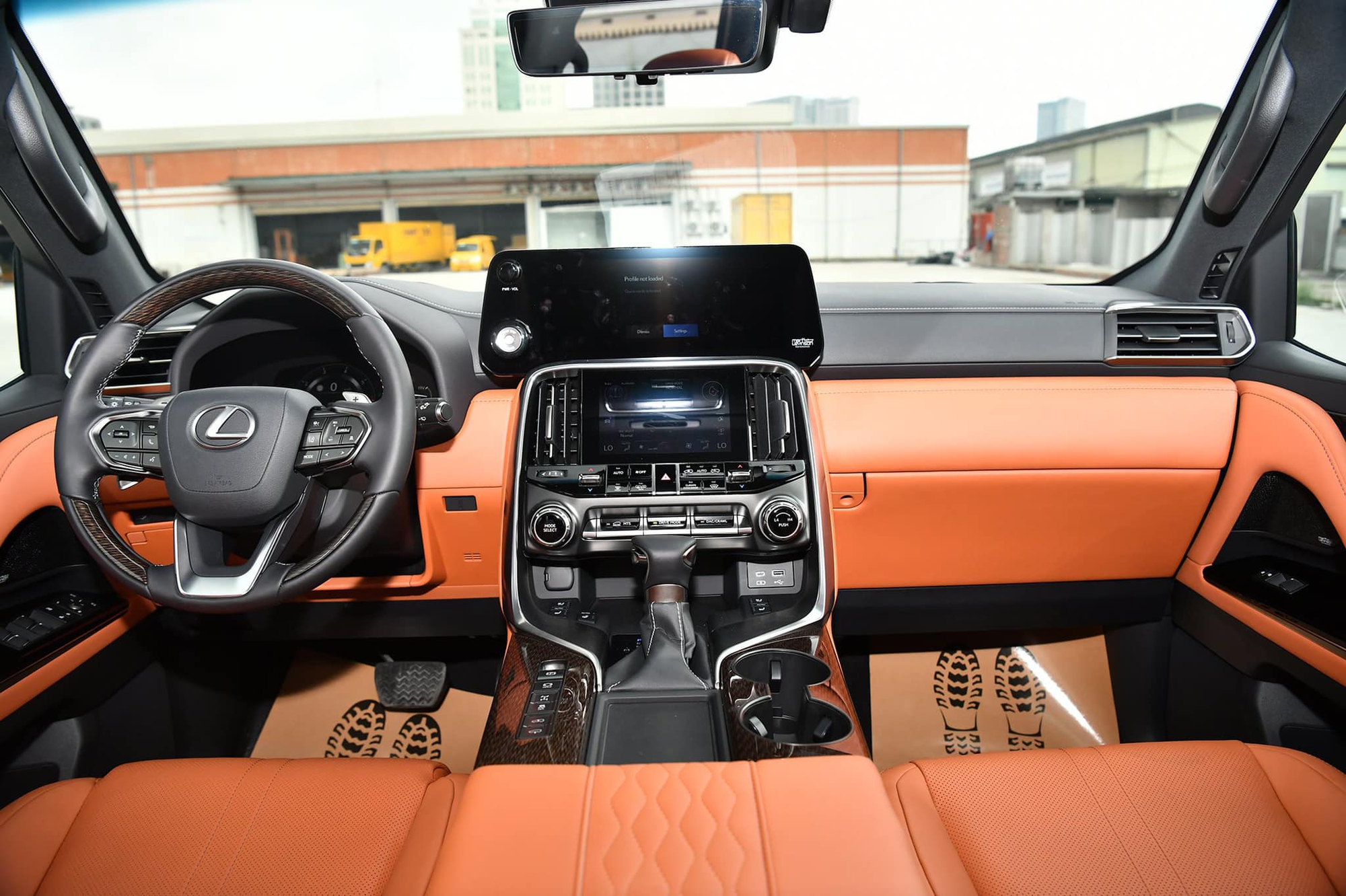 Lexus LX 600 Ultra Luxury 2022 nhập tư có gì mà đắt hơn xe chính hãng gần 3 tỷ đồng? - Ảnh 3.