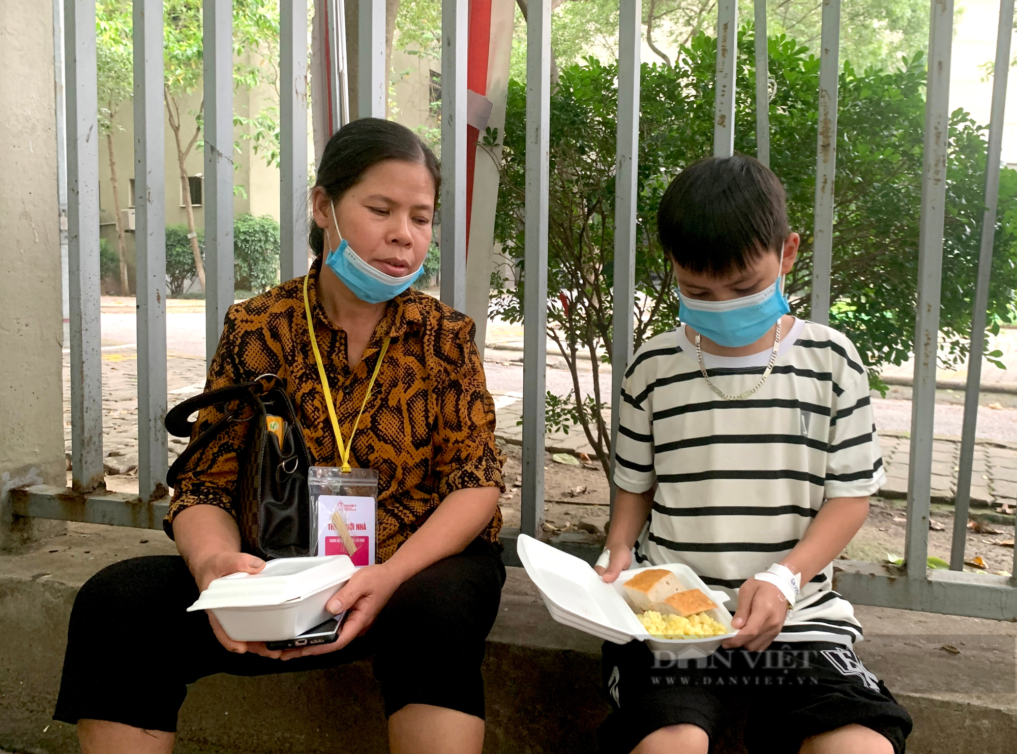 Báo Dân Việt tiếp tục hỗ trợ 1000 bệnh nhân nghèo bữa sáng miễn phí  - Ảnh 9.