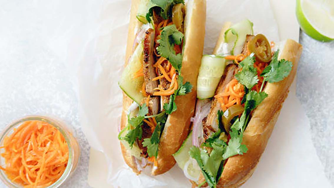 Vì sao bánh mì Việt Nam lọt top những loại bánh sandwich ngon nhất thế giới do CNN bình chọn - Ảnh 1.