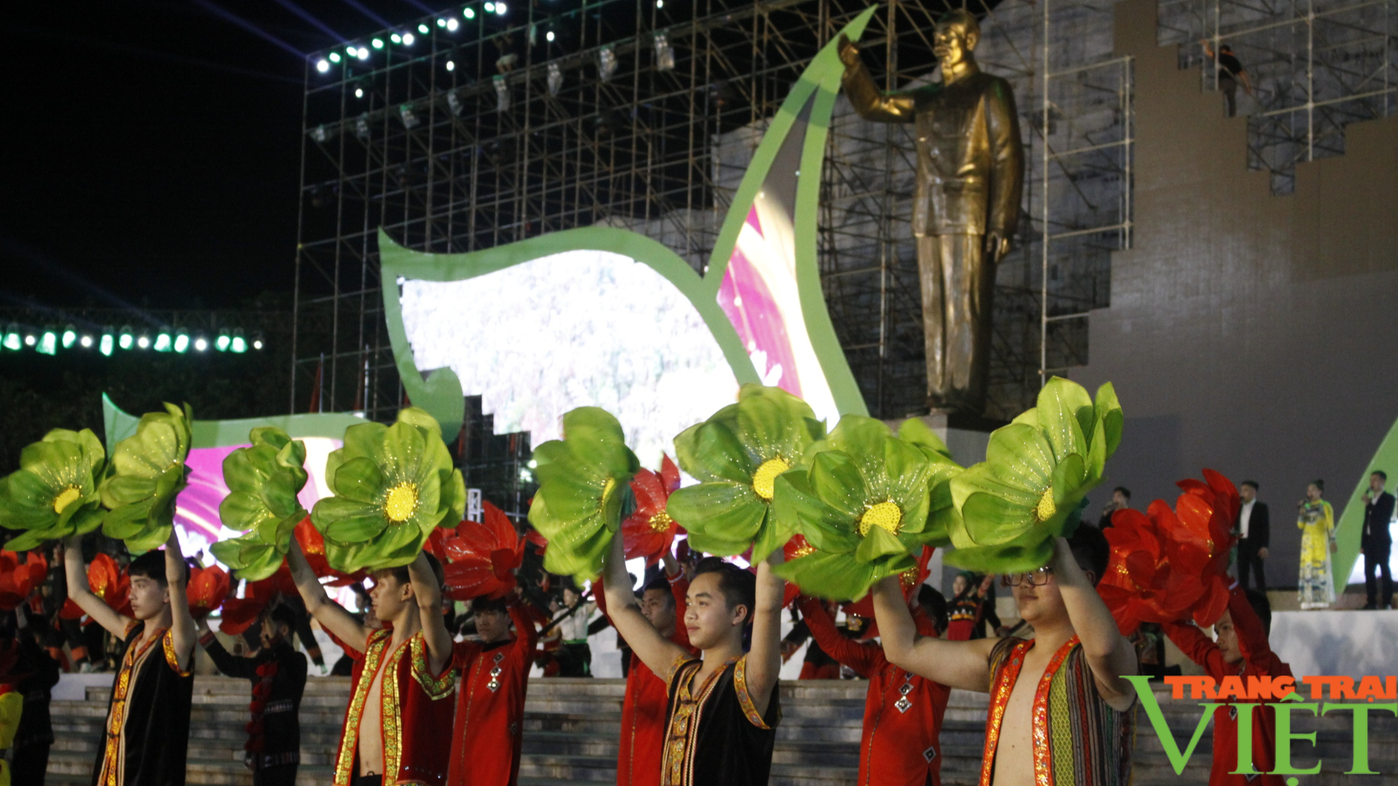 Gần 2.000 diễn viên sẽ tham gia biểu diễn tại lễ khai mạc Festival trái cây và sản phẩm OCOP Việt Nam năm 2022 - Ảnh 7.