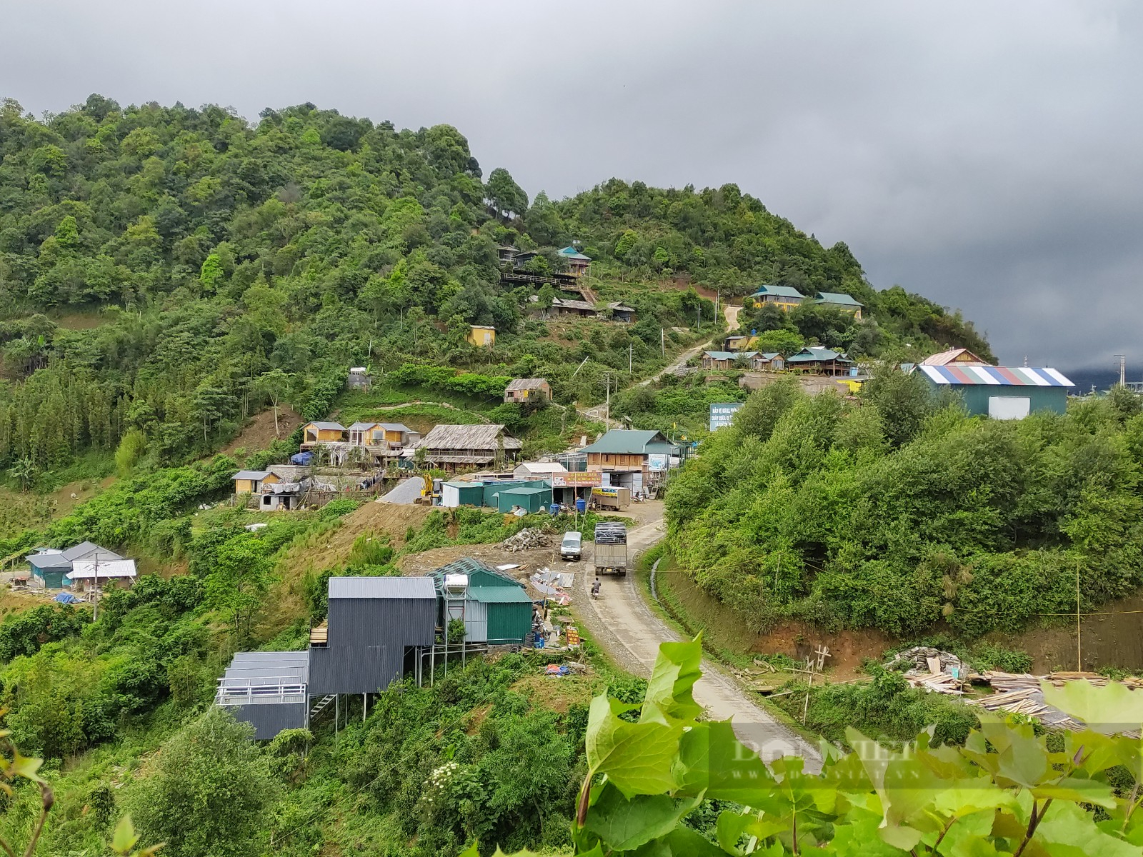 Nguyên Phó Chủ tịch huyện Bắc Yên xây Homestay có đường cong uốn lượn trong quy hoạch - Ảnh 2.