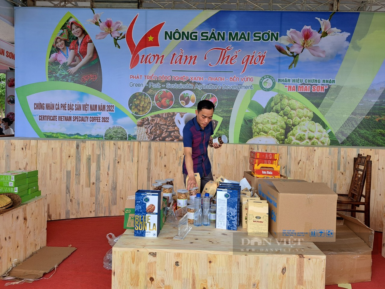  OCOP - Sơn La “lên kệ” chờ ngày khai mạc Festival trái cây và sản phẩm OCOP Việt Nam năm 2022 - Ảnh 1.