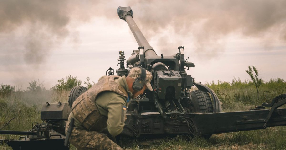 Ukraine shows off its powerful FH70 howitzer on the battlefield to ‘confront’ the Russians