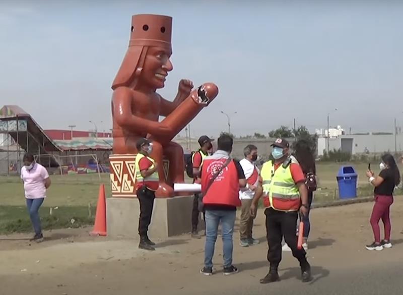 Peru: Tượng “nhạy cảm” thu hút khách du lịch cho địa phương - Ảnh 6.