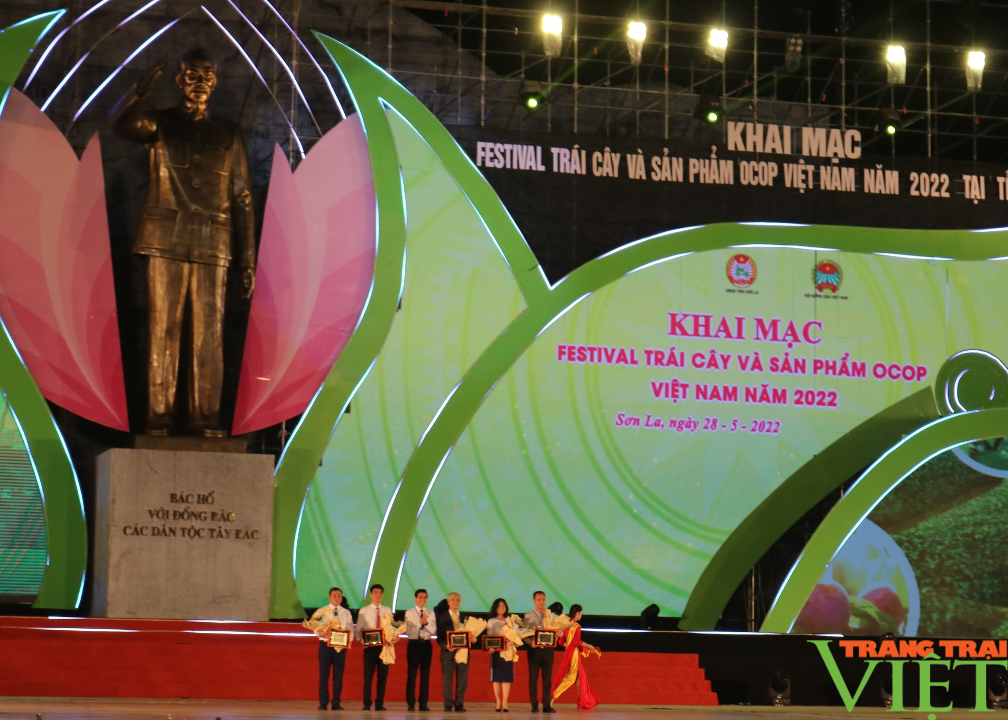 Tưng bừng khai mạc Festival trái cây và sản phẩm OCOP Việt Nam năm 2022 - Ảnh 3.