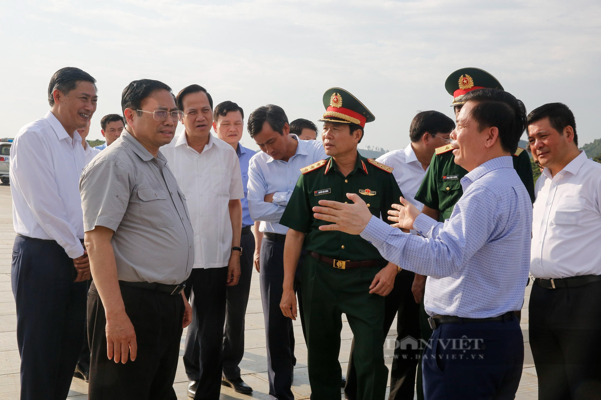 Thủ tướng Phạm Minh Chính khảo sát phương án nâng cấp sân bay 2.500 tỷ đồng tại Sơn La - Ảnh 3.