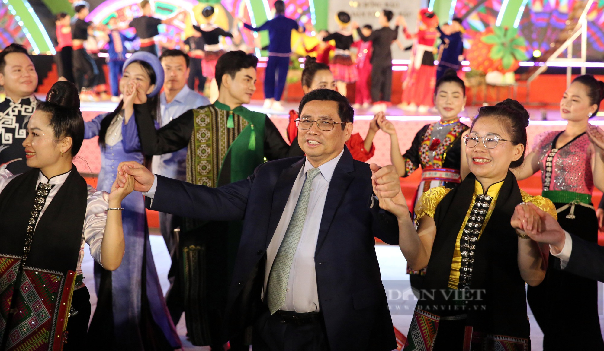 Thủ tướng Phạm Minh Chính múa xòe tại Sơn La - Ảnh 6.