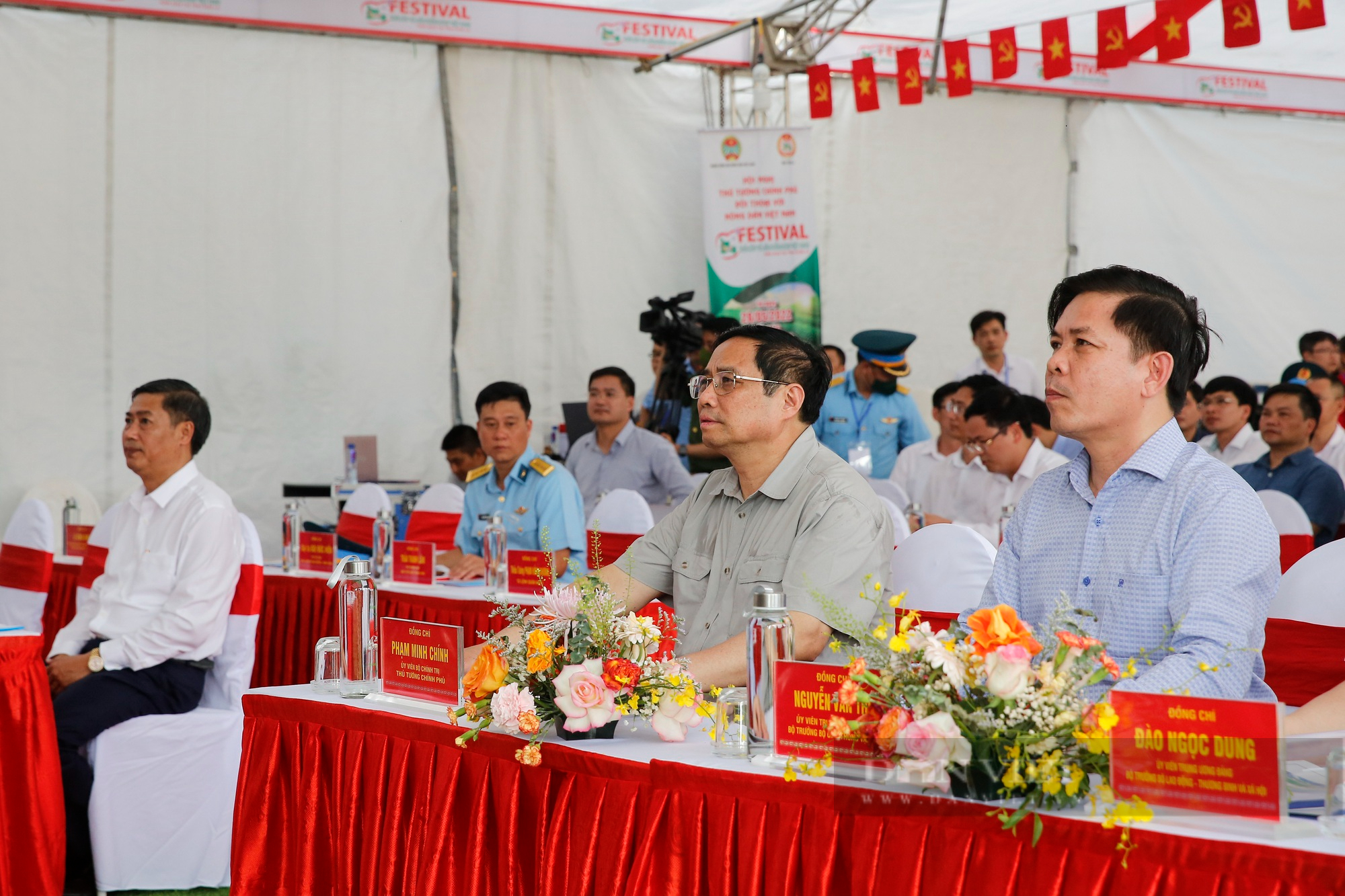 Thủ tướng Phạm Minh Chính khảo sát phương án nâng cấp sân bay 2.500 tỷ đồng tại Sơn La - Ảnh 6.