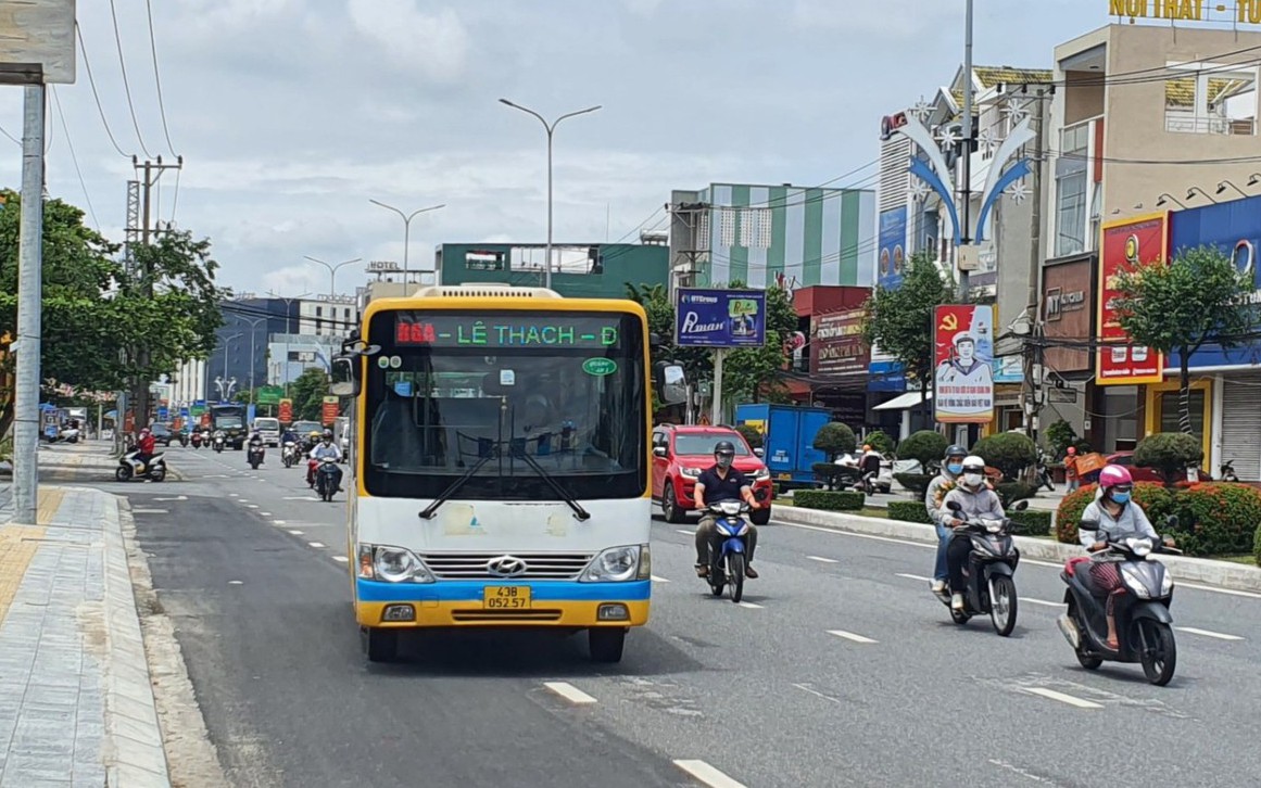 Lác đác vài hành khách mỗi chuyến, xe buýt trợ giá Đà Nẵng đìu hiu sau 5 năm đưa vào khai thác