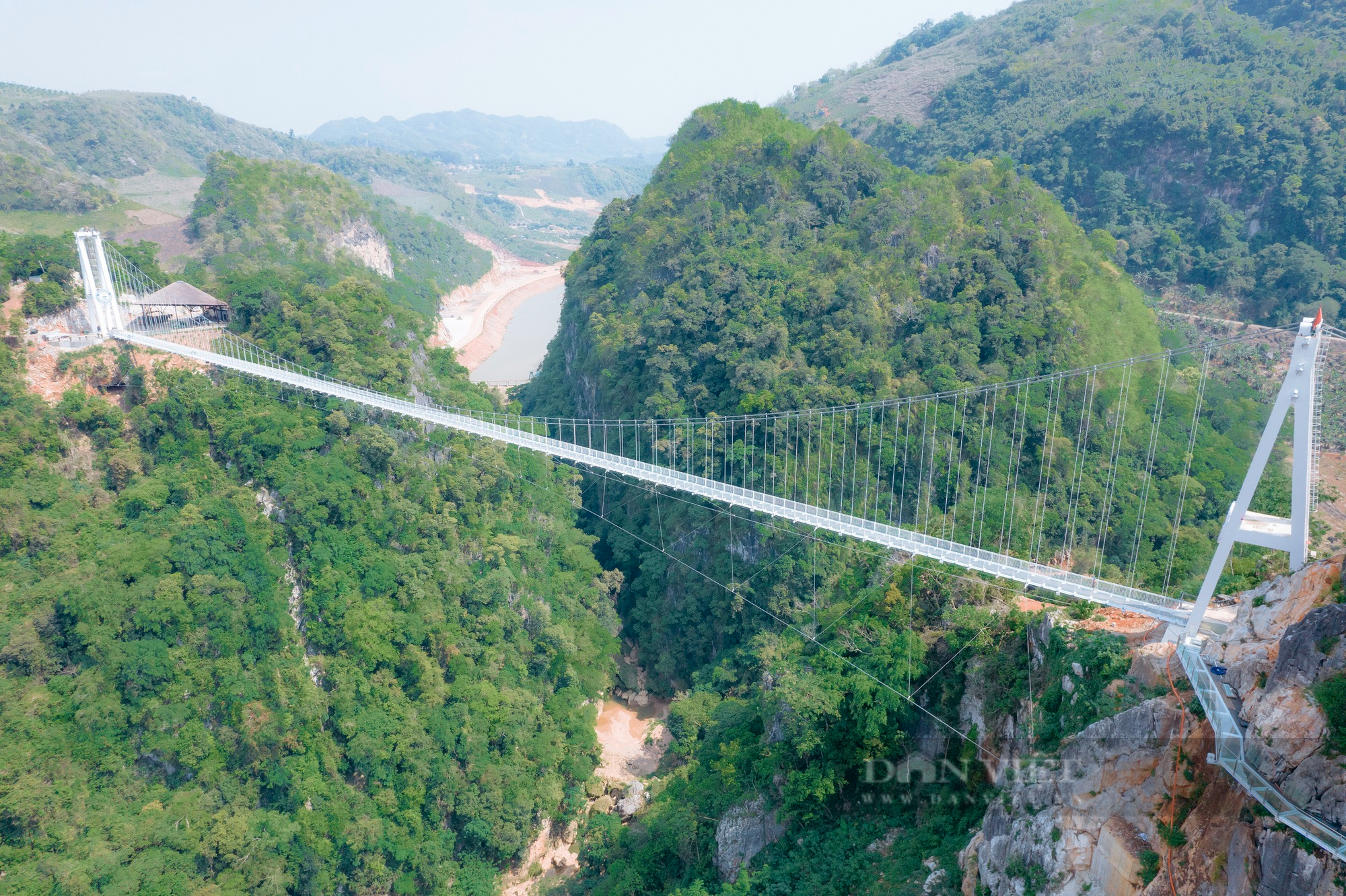 Cầu kính Bạch Long Mộc Châu (Sơn La) được công nhận cầu kính dài nhất thế giới - Ảnh 8.