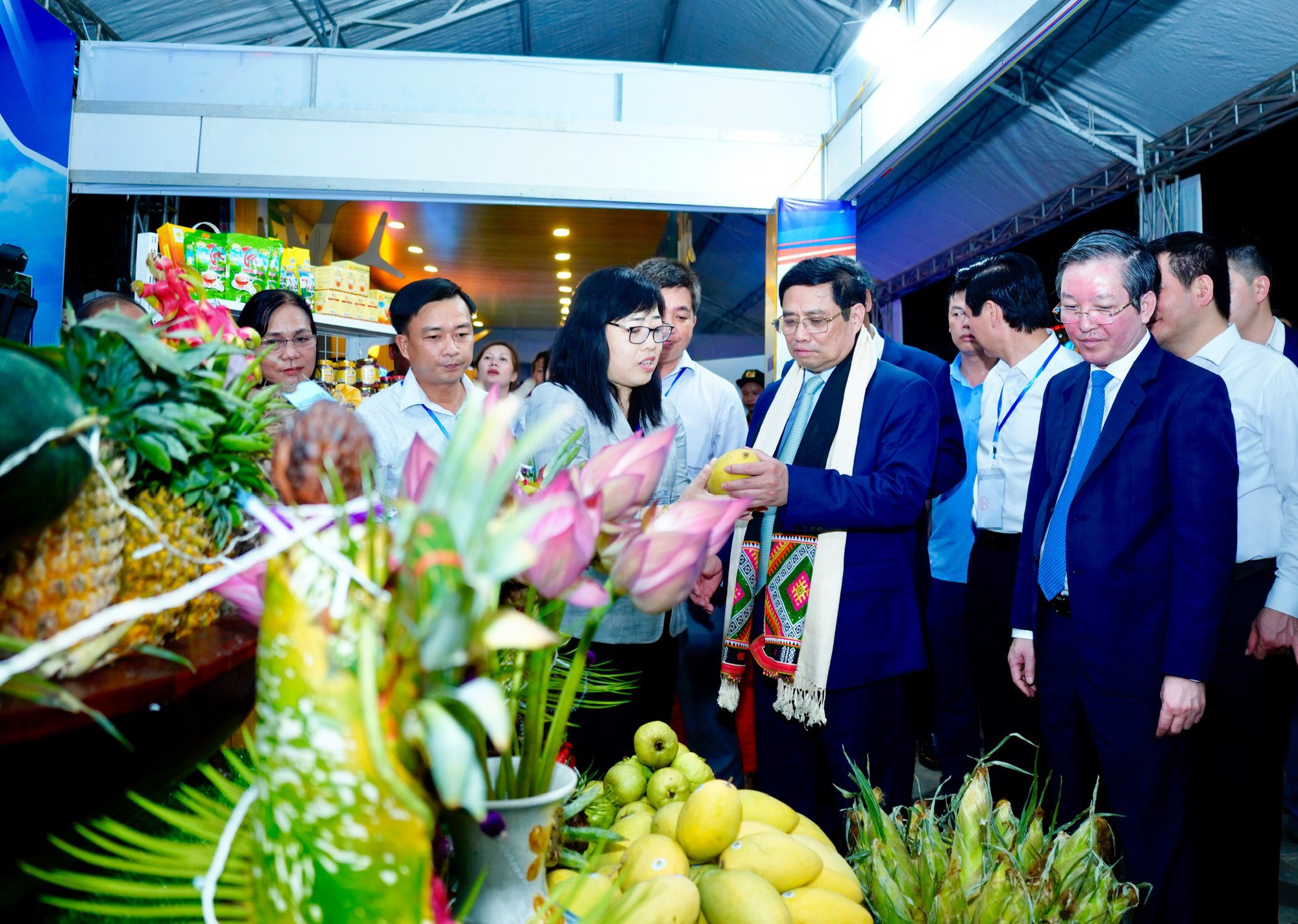 Thủ tướng Chính phủ Phạm Minh Chính dự lễ khai mạc Festival trái cây và sản phẩm OCOP năm 2022 - Ảnh 1.