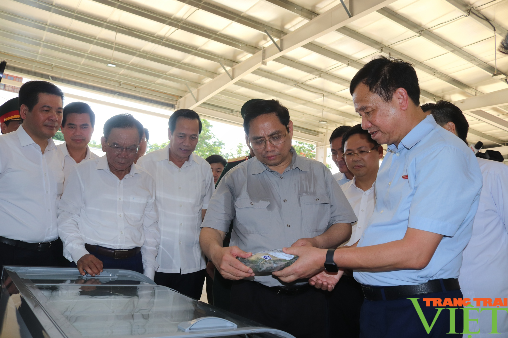 Thủ tướng Phạm Minh Chính chỉ ra 6 vấn đề cần hỗ trợ nông dân trong sản xuất nông nghiệp ở Sơn La - Ảnh 5.