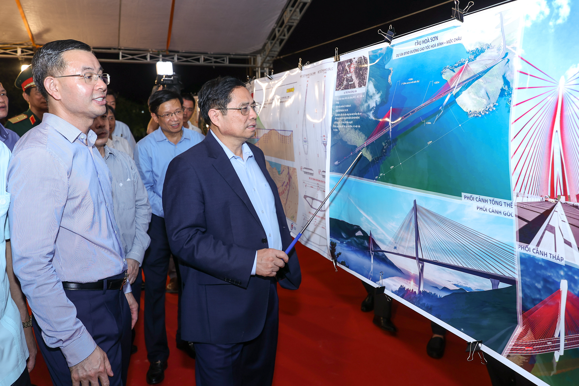 Thủ tướng thị sát dự án cao tốc nghìn tỷ Hòa Bình-Mộc Châu, xây dựng cầu Hoà Sơn thành điểm nhấn trên sông Đà - Ảnh 1.