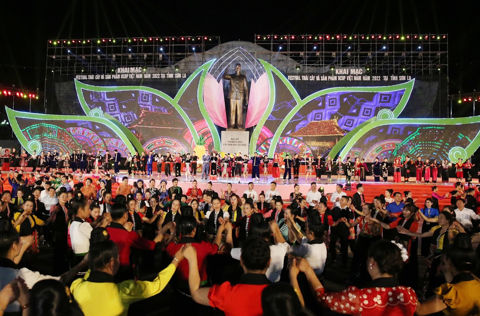 Thủ tướng Chính phủ Phạm Minh Chính dự lễ khai mạc Festival trái cây và sản phẩm OCOP năm 2022 - Ảnh 7.