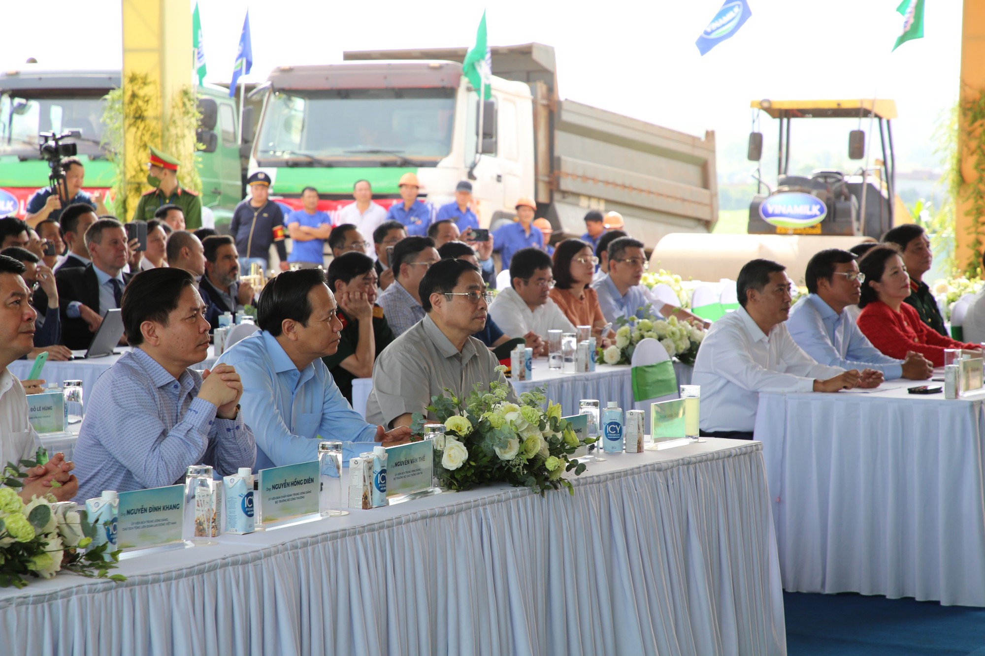 Thủ tướng Phạm Minh Chính dự Lễ khởi công Dự án Tổ hợp thiên đường sữa Mộc Châu - Ảnh 1.