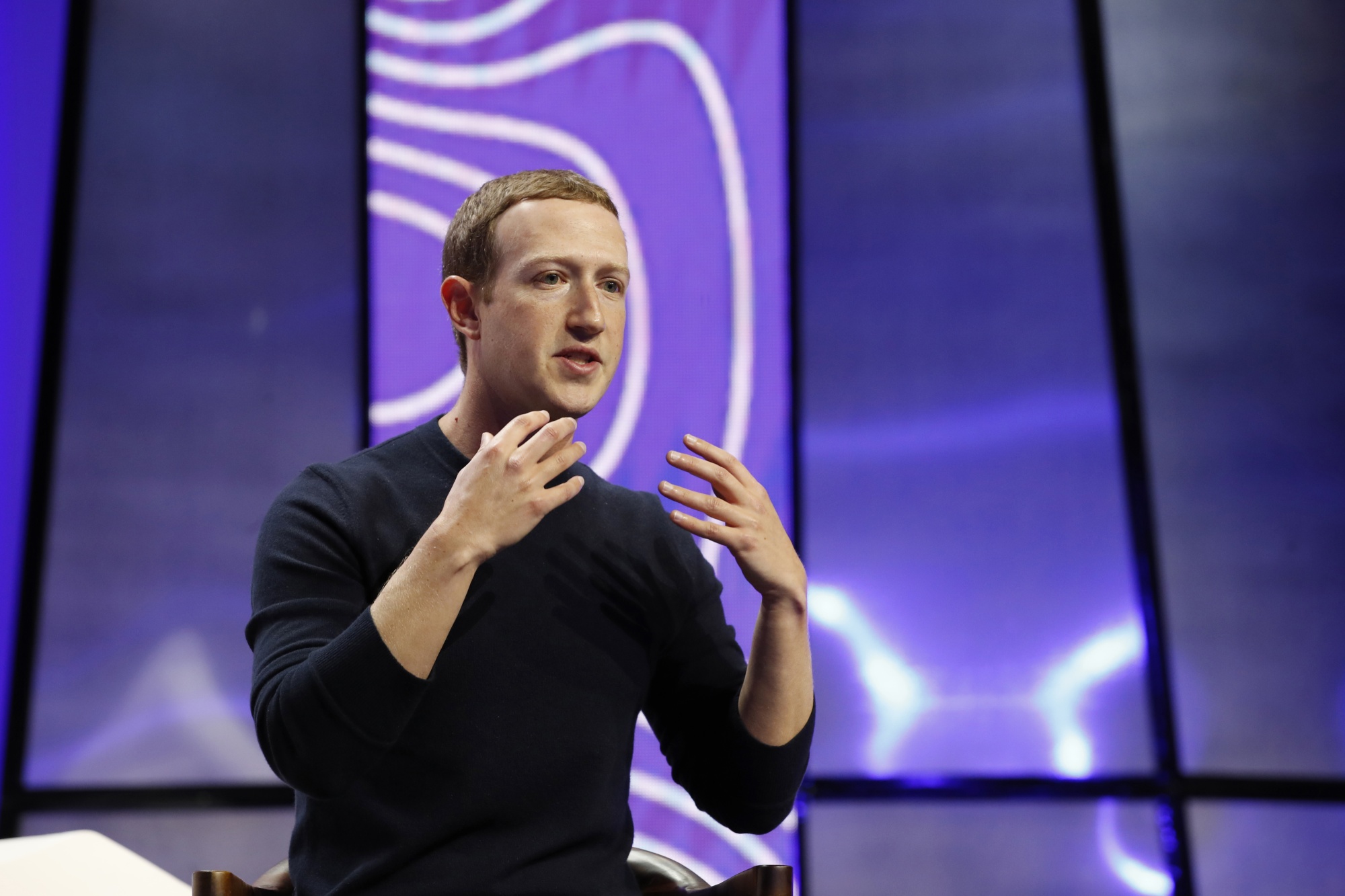 Mark Zuckerberg cho biết, anh có kế hoạch đầu tư mạnh vào tham vọng metaverse của công ty mình, và điều đó có nghĩa là họ sẽ mất số tiền &quot;đáng kể&quot; cho dự án này trong vòng 3-5 năm tới. Ảnh: @AFP.