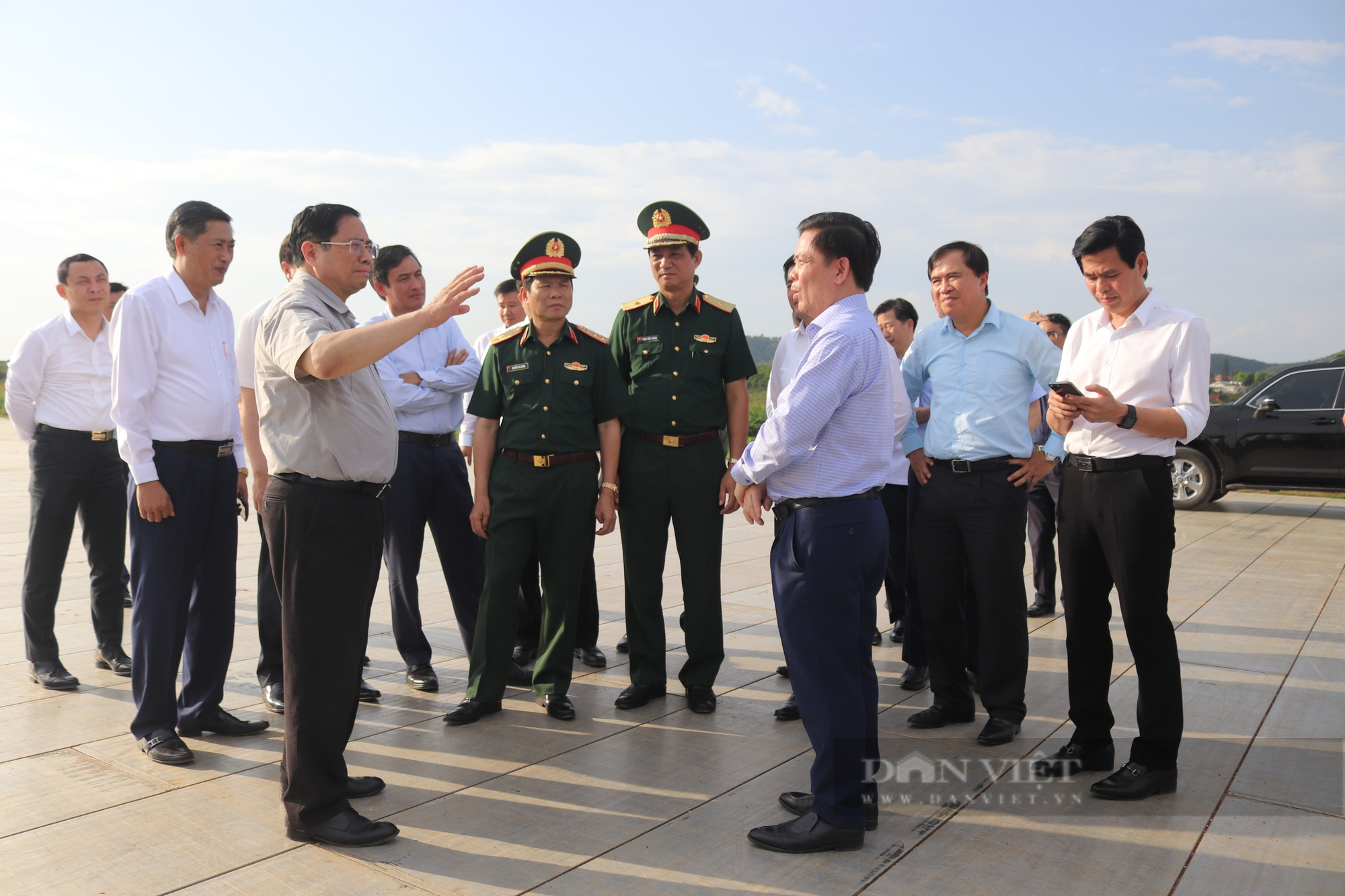 Thủ tướng Phạm Minh Chính: Tôi thấy việc khôi phục lại sân bay Nà Sản là hết sức cần thiết - Ảnh 1.