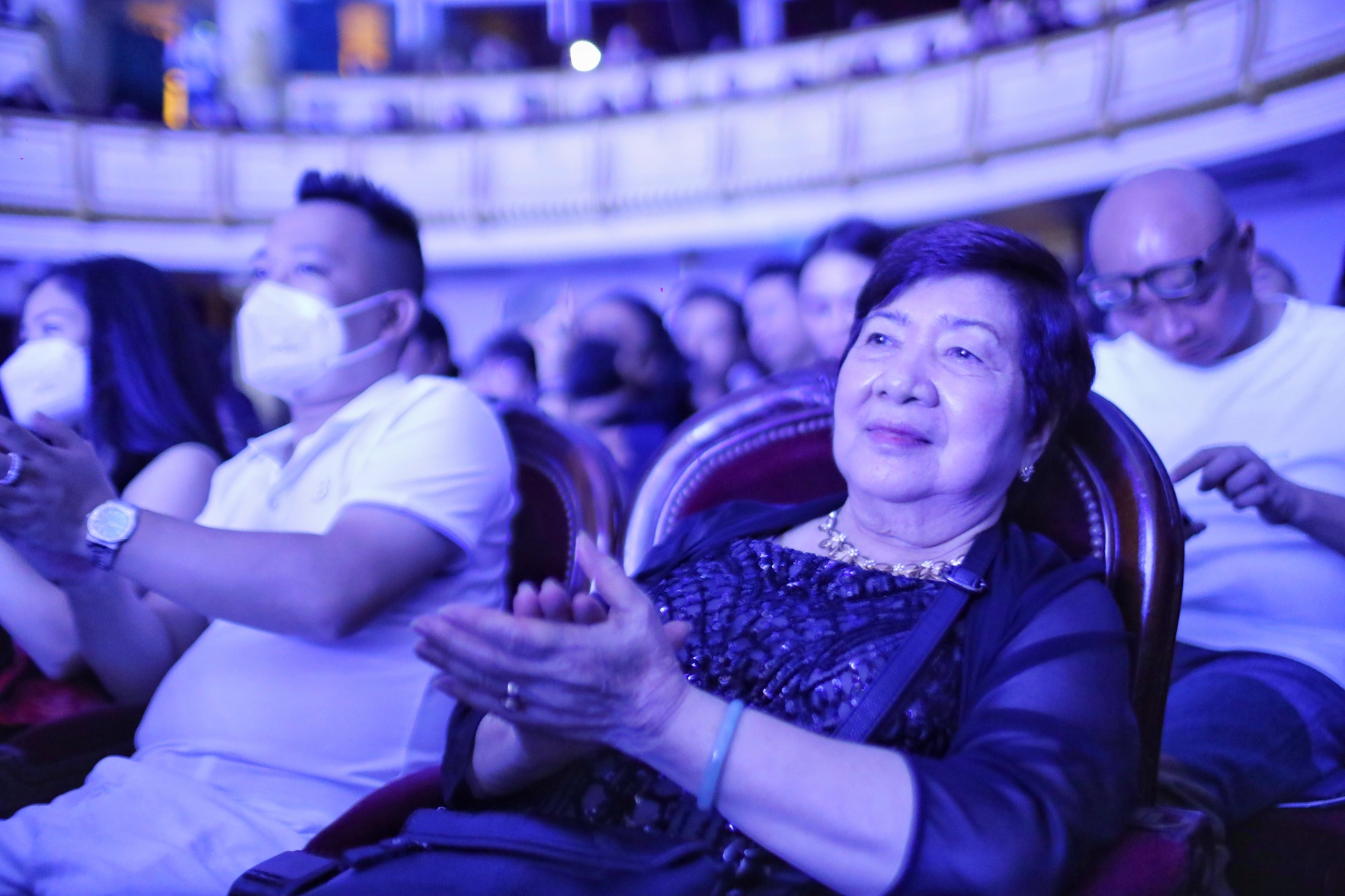 Bang Kieu: Quang Ha is constantly losing sleep when she continuously loses loved ones - Photo 9.